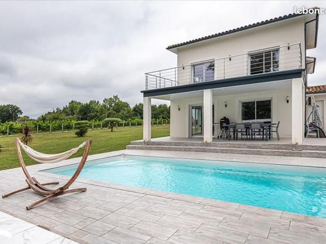 Maison 6 pièces 192 m²
