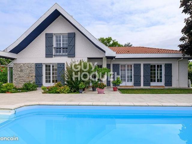 Maison 6 pièces 192 m²