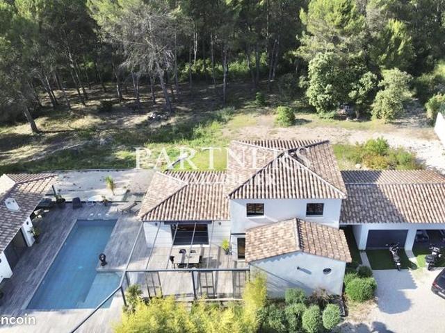 Maison 6 pièces 192 m²
