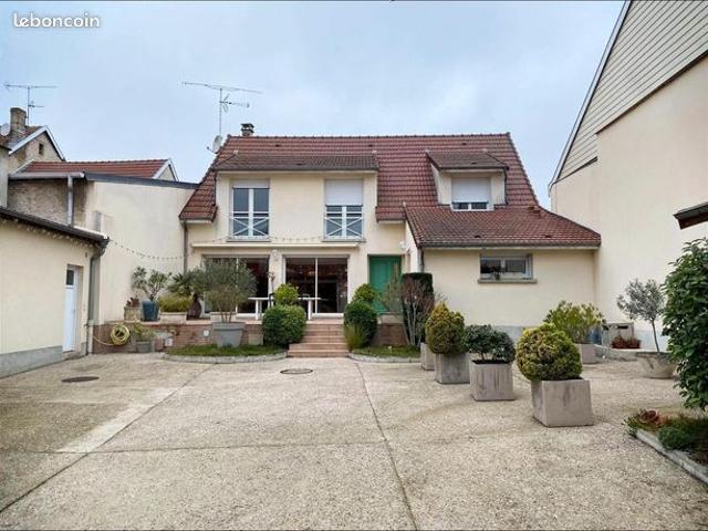 Maison 6 pièces 192 m²