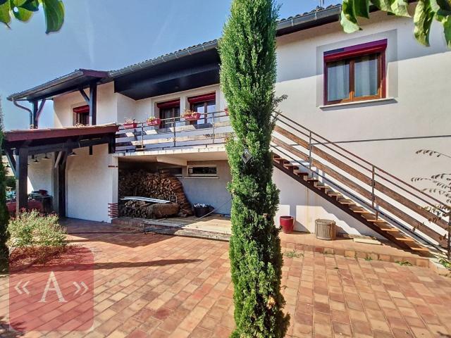 Maison 6 pièces 192 m²