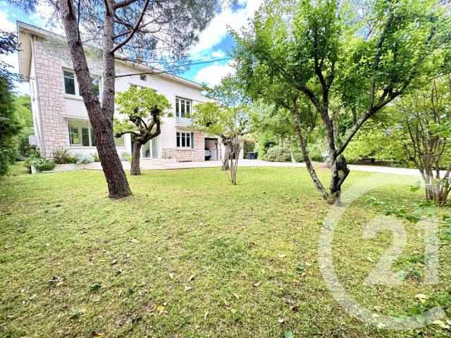 Maison 6 pièces 192 m²