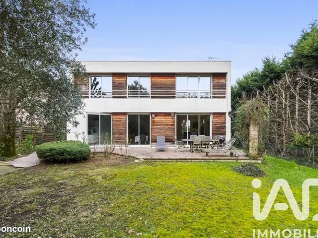 Maison 6 pièces 192 m²