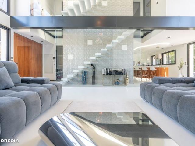 Maison 6 pièces 192 m²