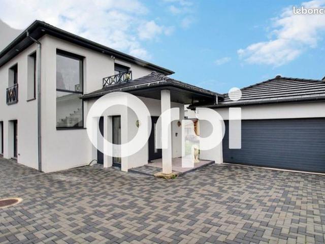 Maison 6 pièces 193 m²