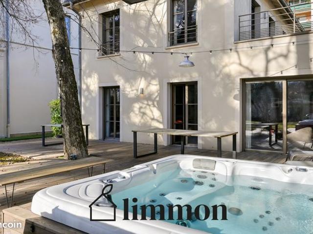 Maison 6 pièces 204 m²