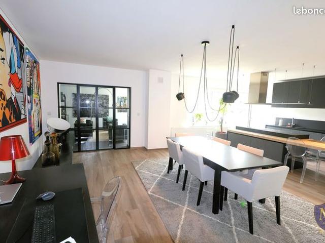 Maison 6 pièces 204 m²
