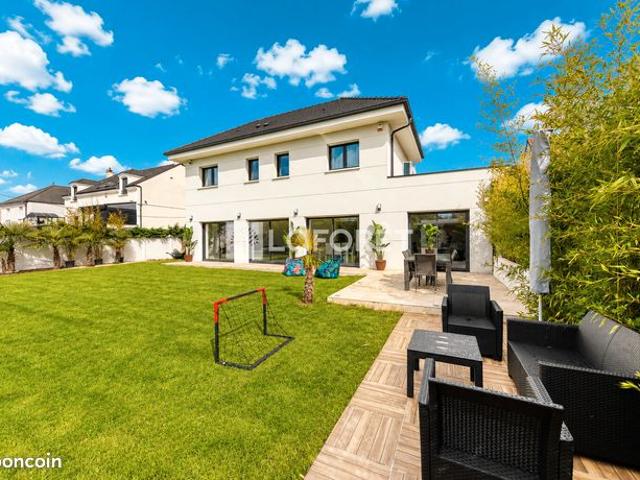 Maison 6 pièces 204 m²