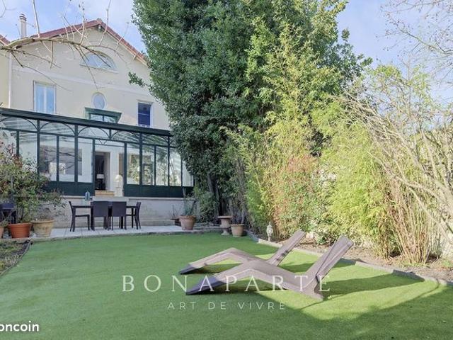 Maison 6 pièces 204 m²