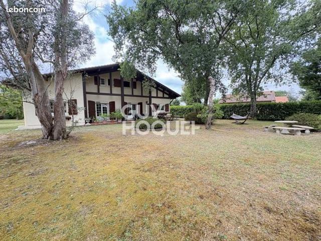 Maison 6 pièces 204 m²
