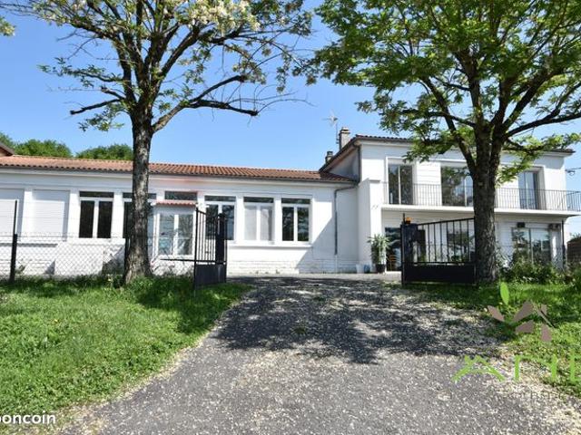 Maison 6 pièces 204 m²