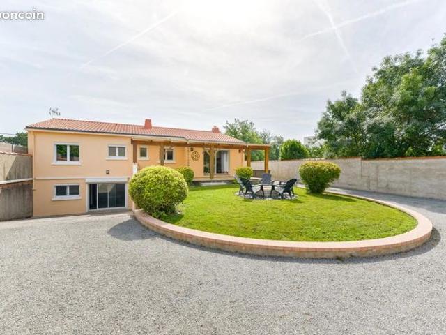 Maison 6 pièces 204 m²
