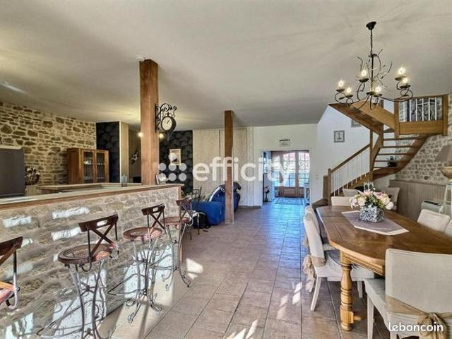 Maison 6 pièces 204 m²