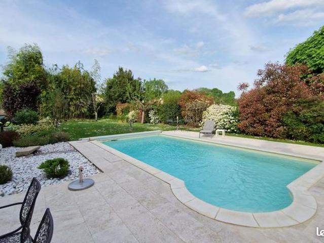 Maison 6 pièces 204 m²