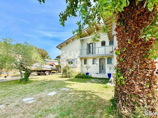 Maison 6 pièces 204 m²