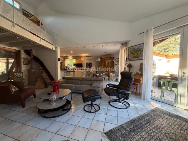 Maison 6 pièces 204 m²