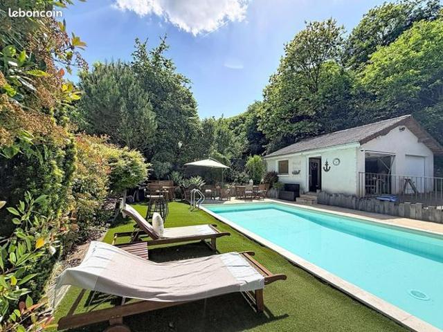 Maison 6 pièces 205 m²