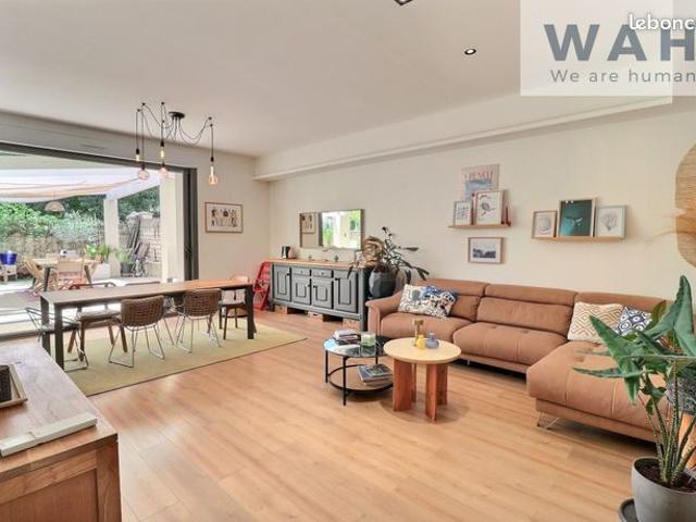 Maison 6 pièces 205 m²