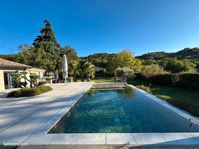 Maison 6 pièces 205 m²