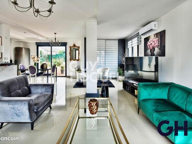 Maison 6 pièces 205 m²
