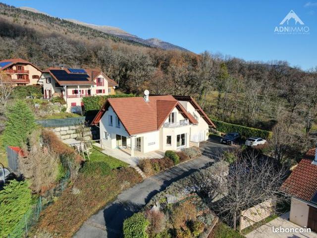 Maison 6 pièces 205 m²