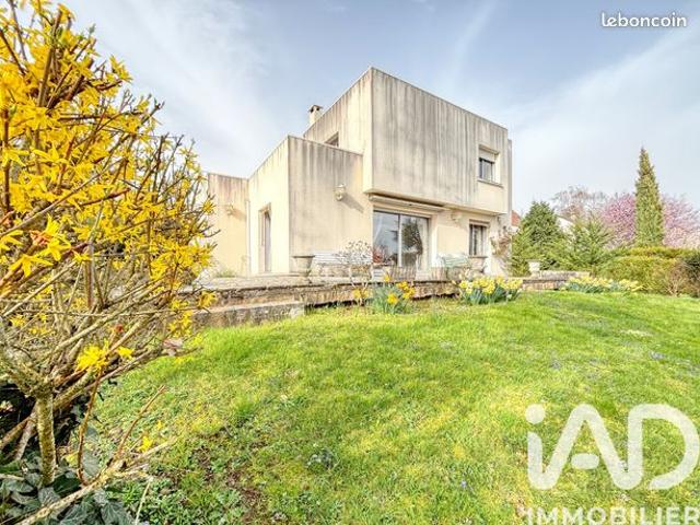Maison 6 pièces 205 m²