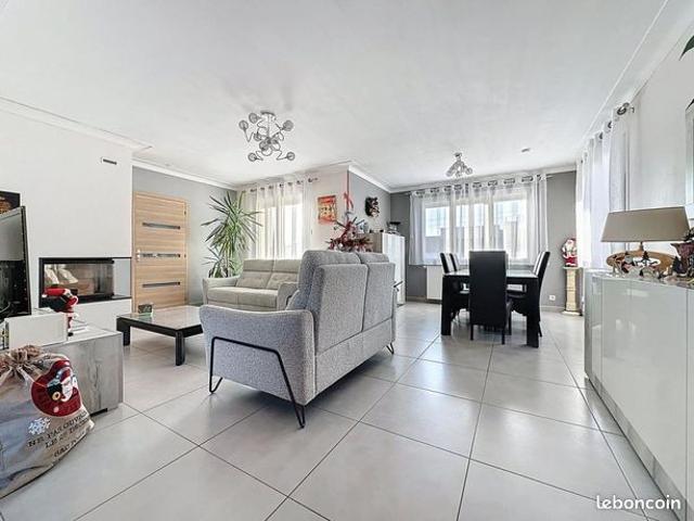 Maison 6 pièces 205 m²