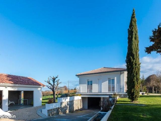 Maison 6 pièces 205 m²