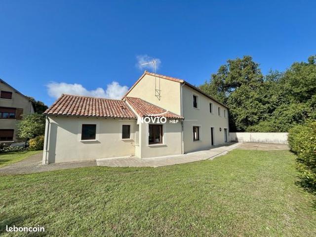 Maison 6 pièces 205 m²
