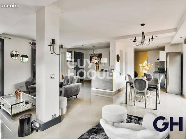 Maison 6 pièces 205 m²