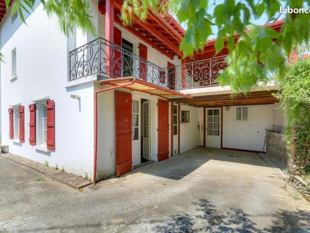 Maison 6 pièces 205 m²