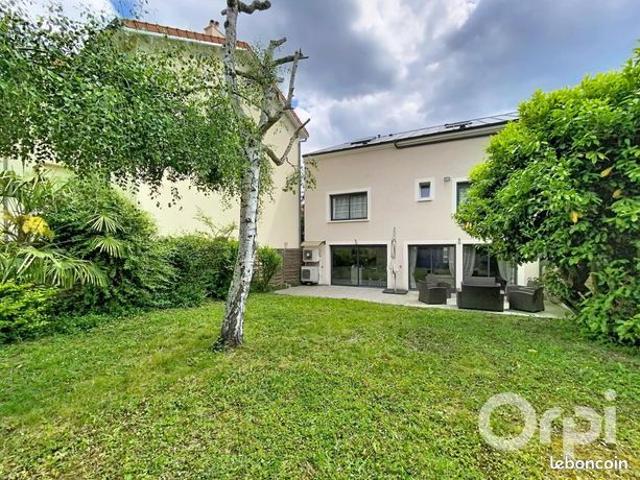 Maison 6 pièces 205 m²