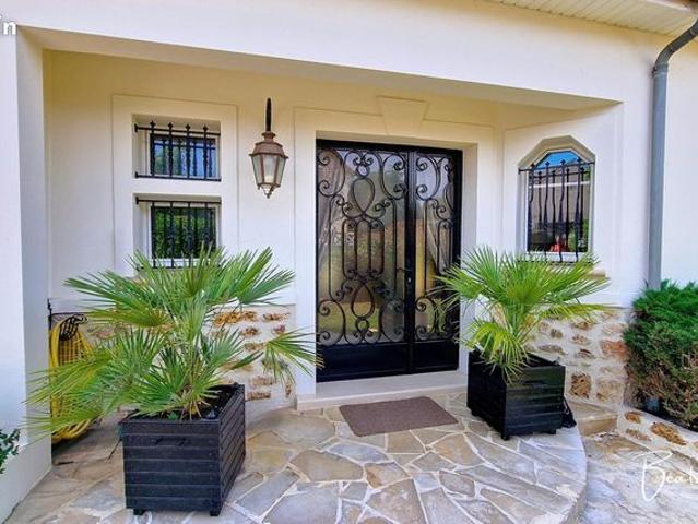 Maison 6 pièces 205 m²