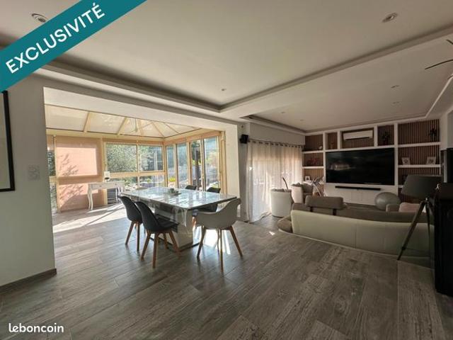 Maison 6 pièces 205 m²