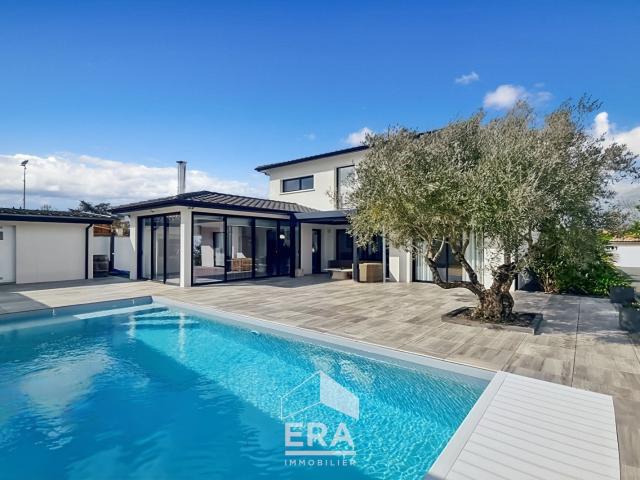 Maison 6 pièces 205 m²