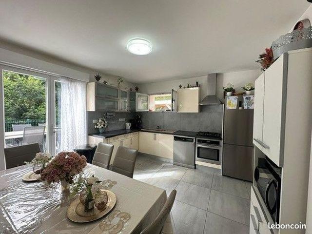 Maison 6 pièces 205 m²