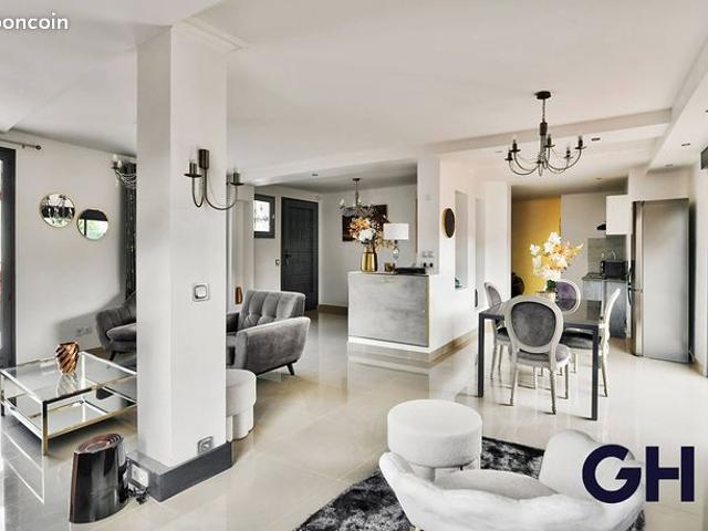 Maison 6 pièces 205 m²