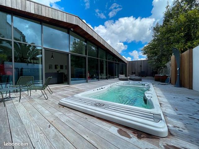 Maison 6 pièces 205 m²