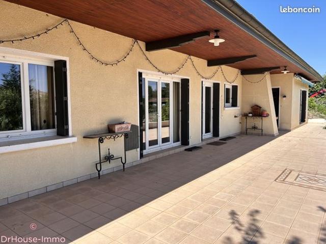 Maison 6 pièces 205 m²