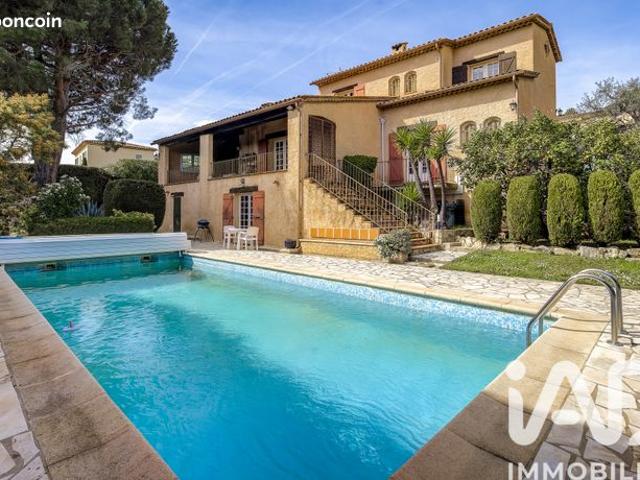 Maison 6 pièces 205 m²