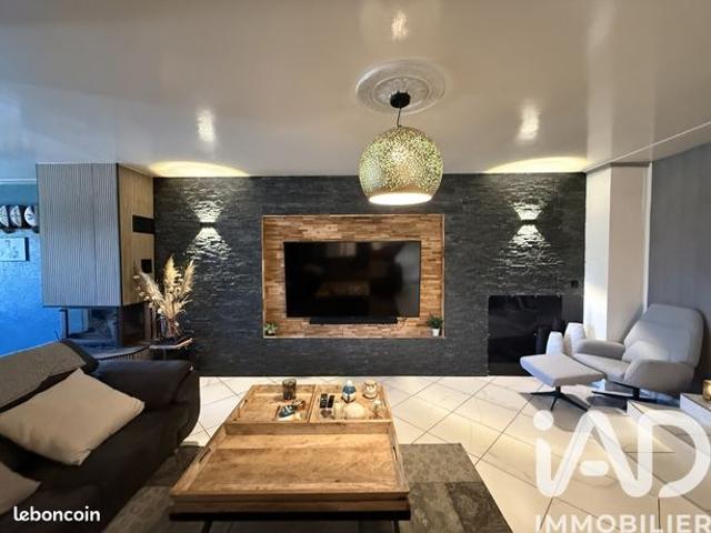 Maison 6 pièces 205 m²