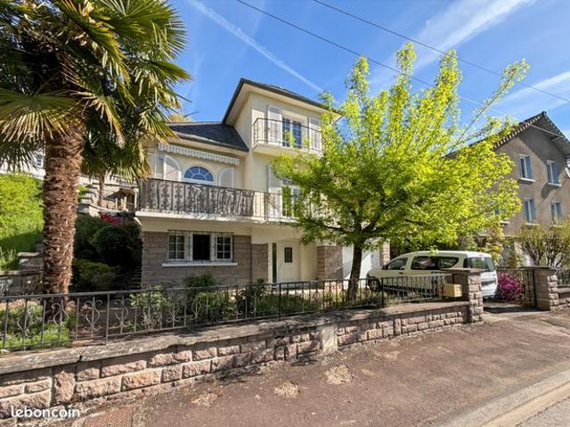 Maison 6 pièces 206 m²