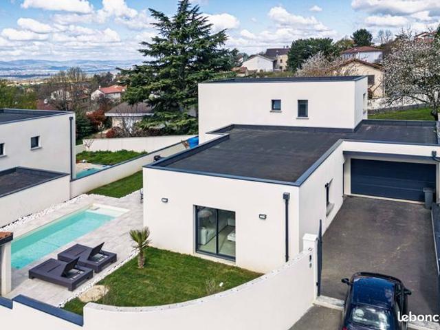 Maison 6 pièces 206 m²