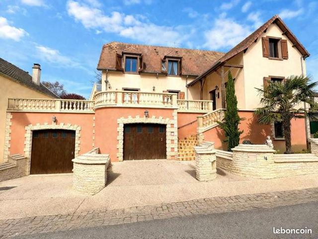 Maison 6 pièces 206 m²