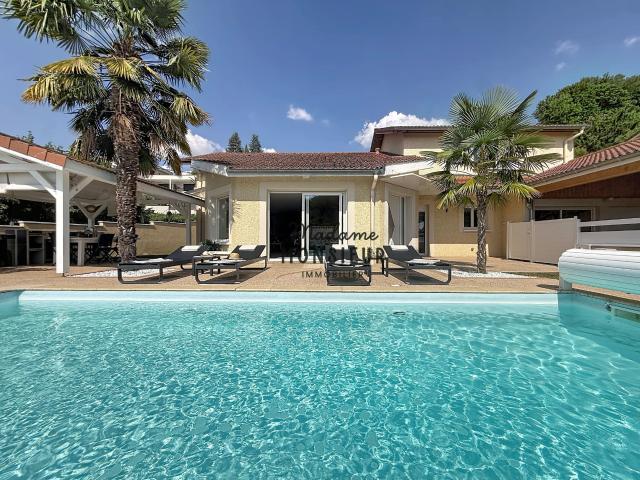 Maison 6 pièces 206 m²