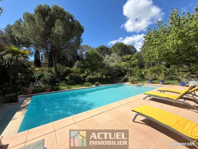 Maison 6 pièces 206 m²