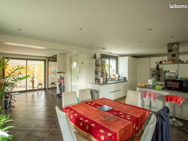 Maison 6 pièces 206 m²