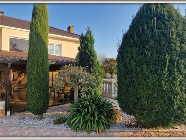 Maison 6 pièces 206 m²