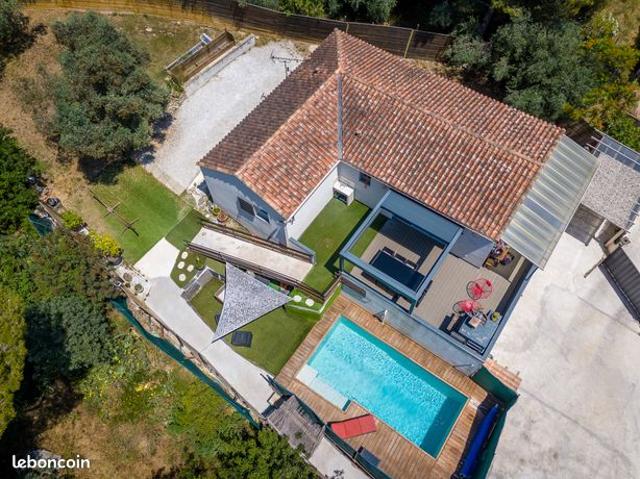 Maison 6 pièces 206 m²