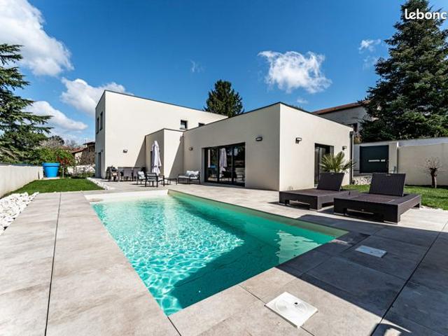 Maison 6 pièces 206 m²